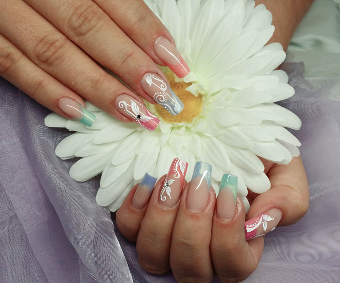 Tolles 3D Naildesign mit Gel