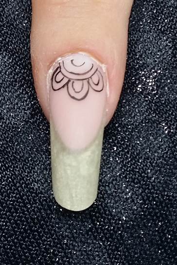 Nailart mit Acrylfarbe malen