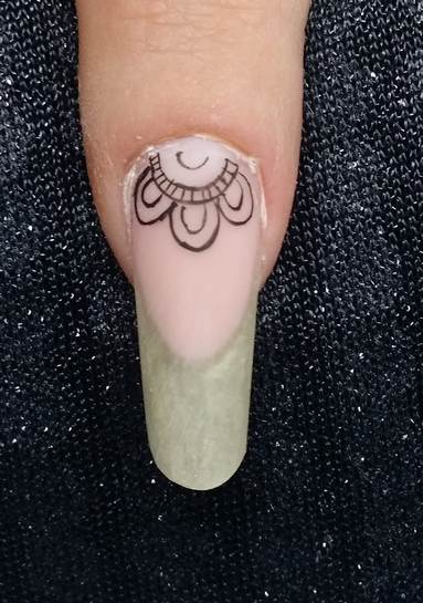 Nailart mit Acrylfarbe malen